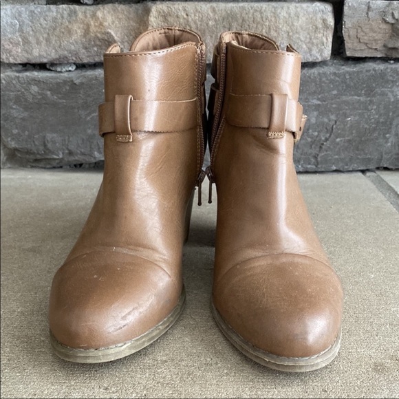 Tan Booties LC Lauren Conrad - Picture 2 of 5